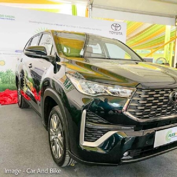 Toyota Innova Hycross Hadir Dengan Prototipe Flex Fuel