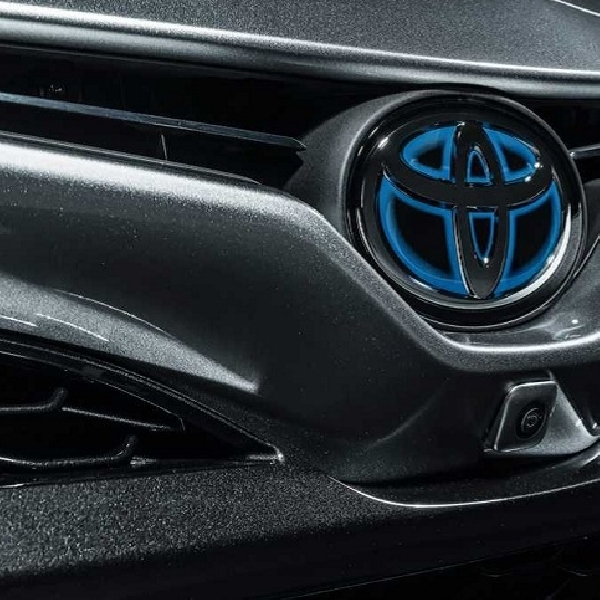 Toyota Pakai Nama Zenix untuk Innova Generasi Baru?
