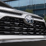 Toyota Jadi Korban Terbaru dari Kelangkaan Chip Semikonduktor Global