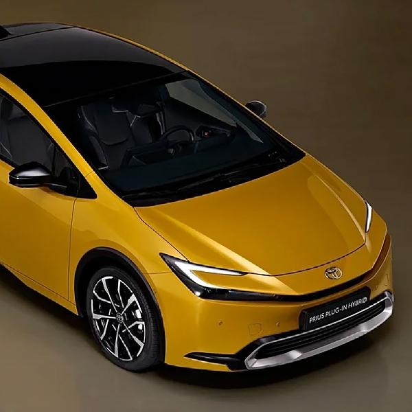 Toyota Prius 2023 Raih Penghargaan Bergengsi Japan Car of the Year 2023