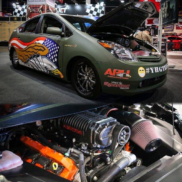 Toyota Prius Dicolok Mesin Hellcat V8, Berapa Tenaganya?