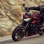 Adopsi Mesin Moto2, Triumph Luncurkan Lineup Street Triple 2023
