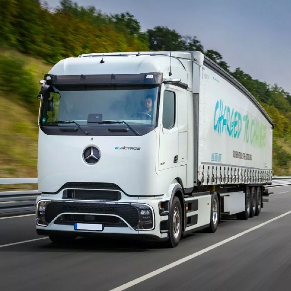 Truk Mercedes eActros 600 EV Baru Tantang Tesla Semi Dengan Jarak 500 Km