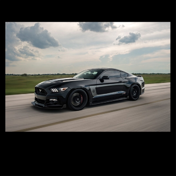 HPE 800 Ford Mustang, edisi 25 tahun Hennessey
