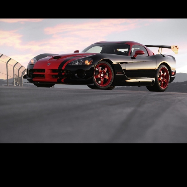 FCA Bangun Lima Model Dodge Viper dengan Warna yang unik