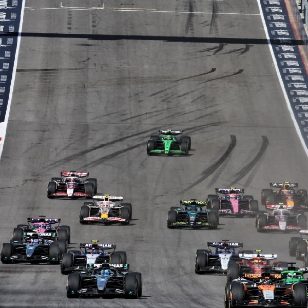 F1: Duo Mclaren Crash, Max Verstappen Menangi Sprint Race GP Amerika