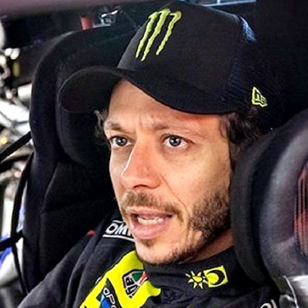 Valentino Rossi Beberkan Alasan Pindah ke Balap Mobil Setelah Pensiun dari MotoGP