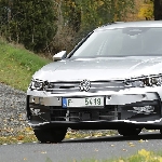 Spy Shot: VW Passat Terciduk Lakukan Pengujian, Wheelbase Lebih Panjang
