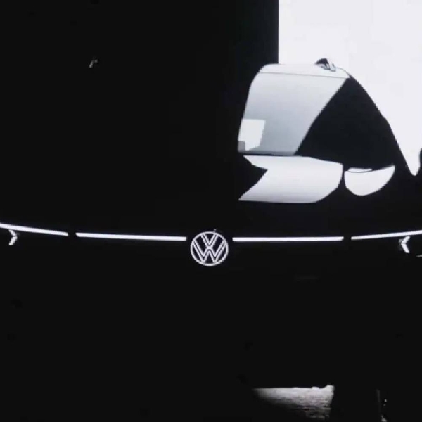 Volkswagen Ungkap Teaser New Golf Dengan Logo Bercahaya