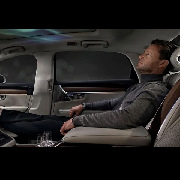 Volvo S90 Ambience Concept Hadirkan Visualisasi Suasana Alam dalam Kabin Mobil