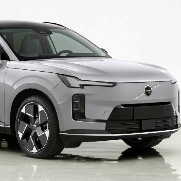 Volvo Perkenalkan Crossover XC70 PHEV Buatan China
