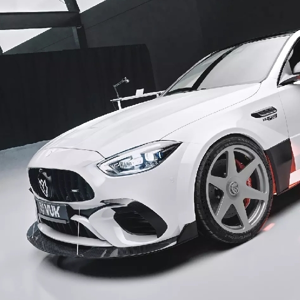 Modifikasi Mercedes-AMG C63 Terbaru Dengan Ganti Mesin Ke V8, Seperti Apa?