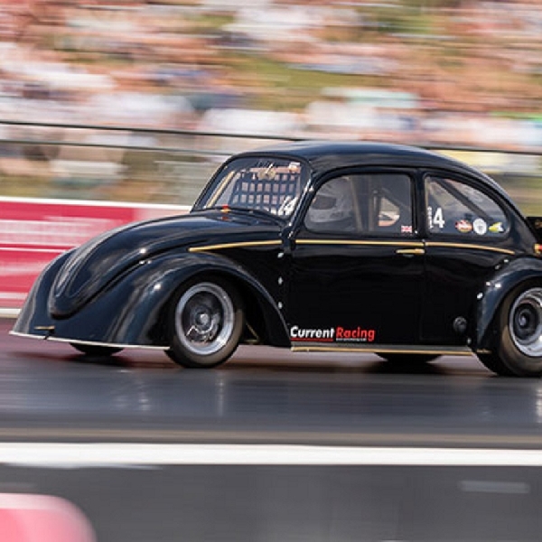 VW Beetle Listrik Juara Drag, 400 Meter Hanya 8 Detik
