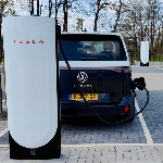 VW Dapat Akses ke Supercharger Tesla, Penjualan EV Melesat?