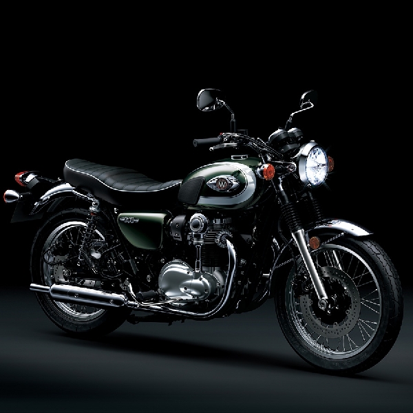 Kawasaki New W800 Tampil Lebih Berkarakter