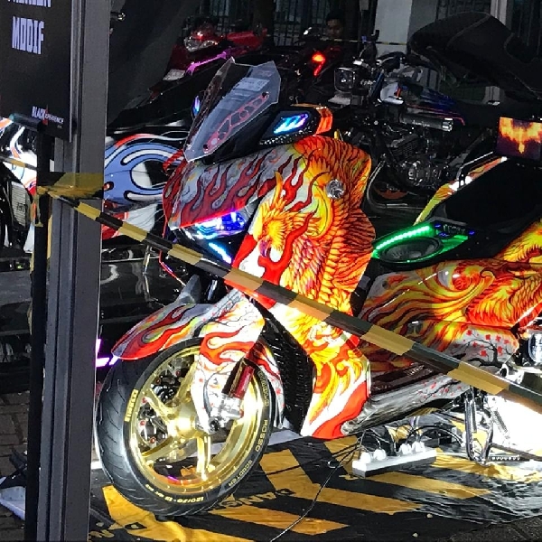 Black Motodify Malang Pecah, Xmax Nakano Garage Sabet Gelar The Best of Show Non Profesional, 