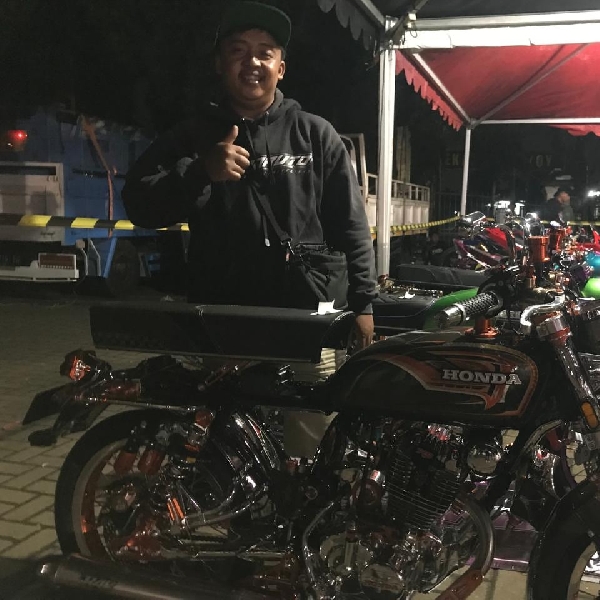 Modifikasi CB/GL dari Boruto Concept Raih Terbaik Ketiga di CB/GL Modifstyle  Black Motodify 2025 Malang