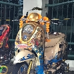 Main di kelas Fashion Modif, Scoppy Batik Queen ini Sabet 2 Piala di Black Motodify