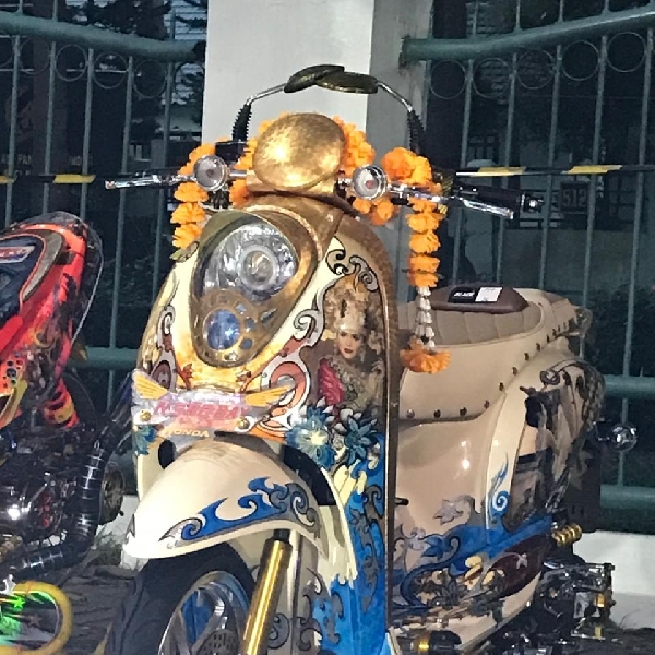 Main di kelas Fashion Modif, Scoppy Batik Queen ini Sabet 2 Piala di Black Motodify