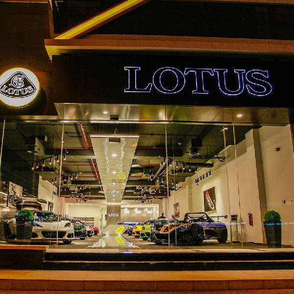 Lotus Buka Showroom Baru di Dubai