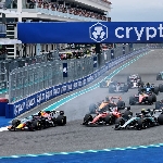 F1: Kimi Antonelli Menangi Balapan Utama GP Miami Yang Penuh Drama
