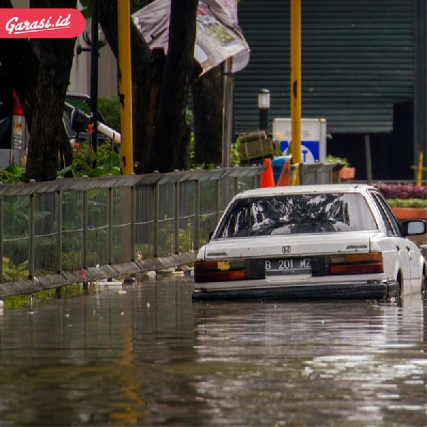 Pertolongan Pertama Untuk Mobilmu Saat Banjir!