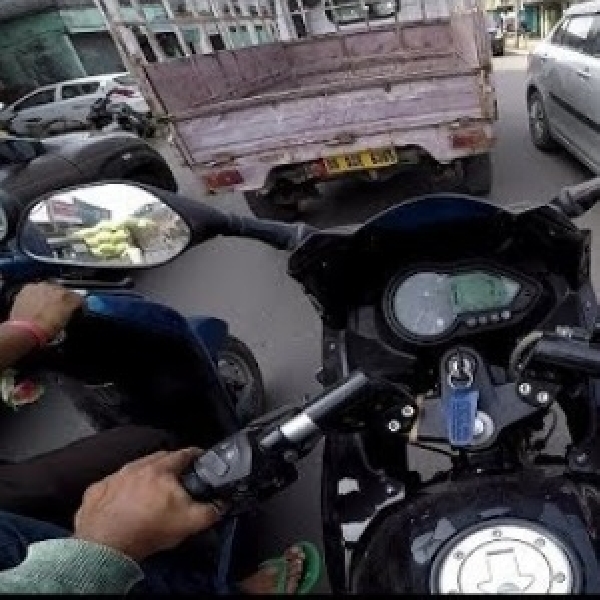 5 Tips Anti Pegal Naik Motor Kopling Saat Macet, Nomer 1 Paling Penting