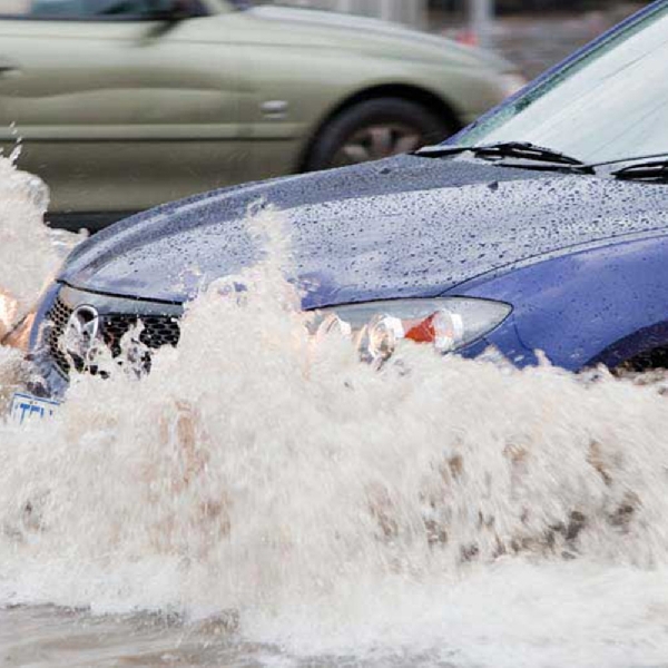 Enam Kerusakan yang Bisa Terjadi pada Mobil Setelah Menerjang Banjir