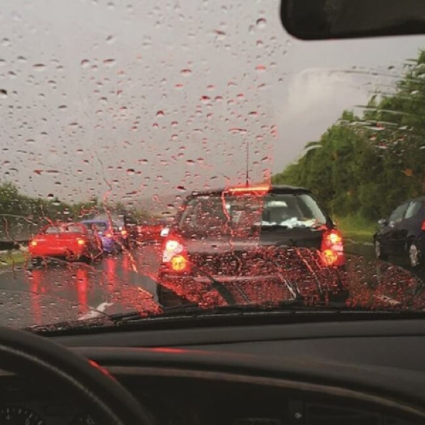 Mulai Musim Hujan, Ini Tips bagi Pengemudi Saat Berkendara