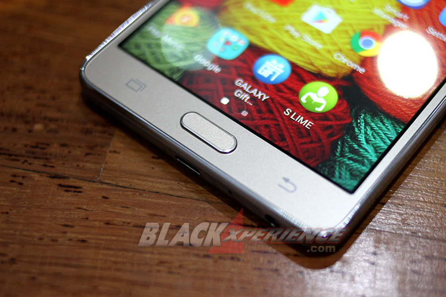 Samsung Galaxy On 7, Layar Lebar Performa Standar