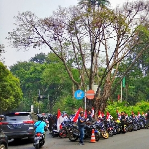 110 Riders Rayakan Parade Merah Putih dengan Rolling Thunder