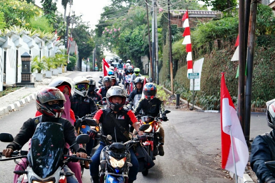 110 Riders Rayakan Parade Merah Putih dengan Rolling Thunder
