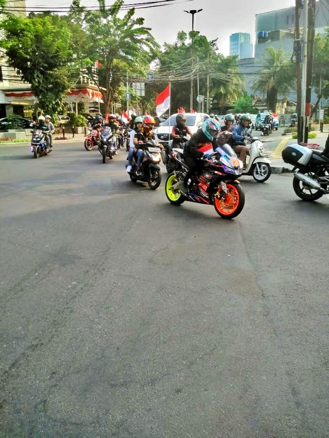 110 Riders Rayakan Parade Merah Putih dengan Rolling Thunder