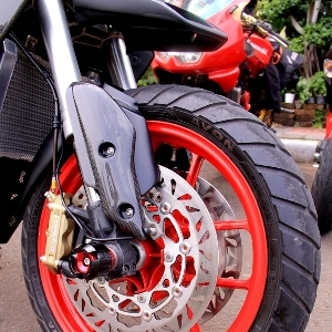 Velg aftermarket komplit dengan double disc gambot