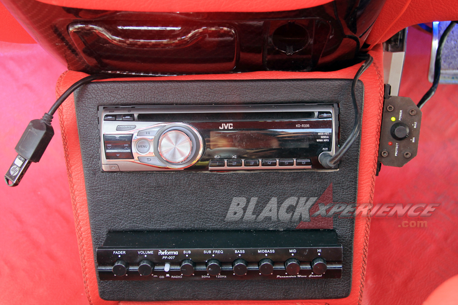 head unit single disc JVC dan pre am Performa