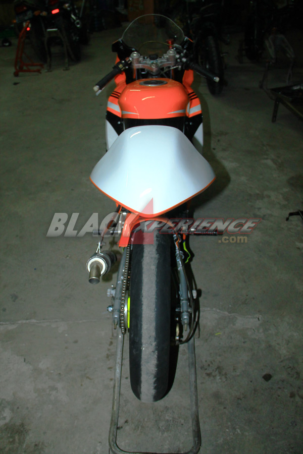 Sisi belakang Kawasaki Ninja RR150 Racing