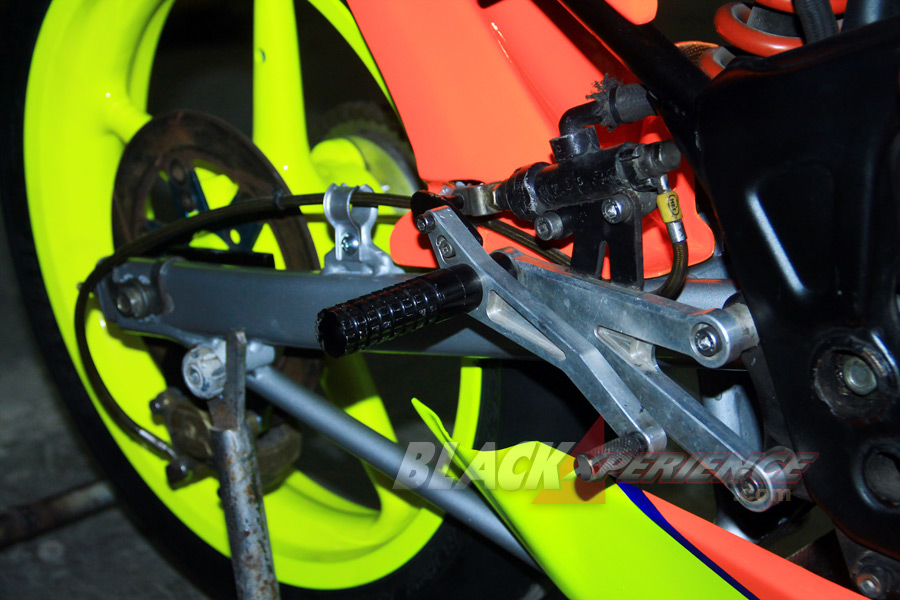 Swing arm standar Kawasaki Ninja RR150