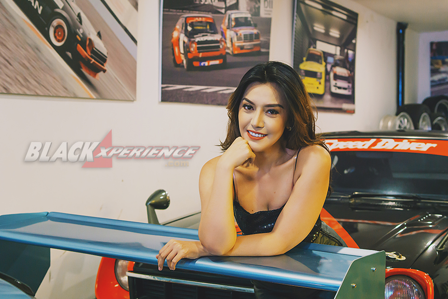 Ara Quiacos Altamira, Model Eksotis Suka Mini Cooper dan Travelling 