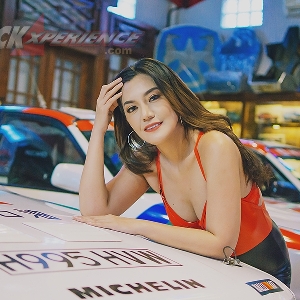 Ara Quiacos Altamira, Model Eksotis Suka Mini Cooper dan Travelling 