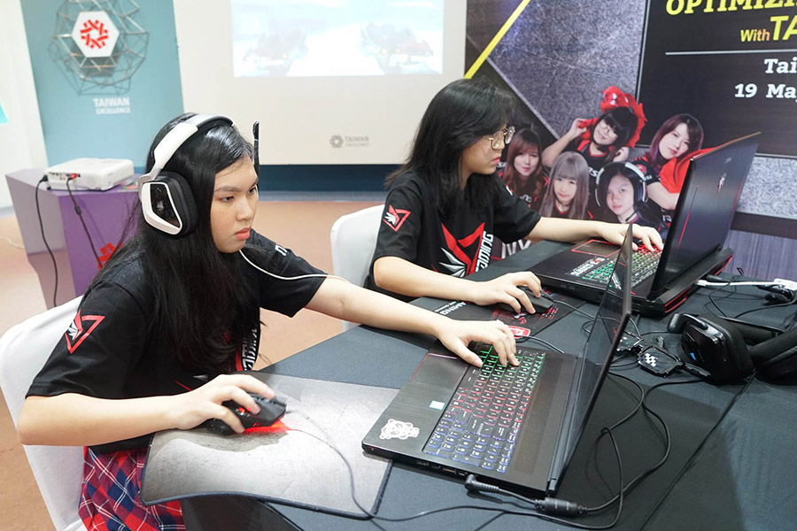 Ketty Towiro, Ingin Jadi Atlet Esports yang Mengharumkan Nama Bangsa