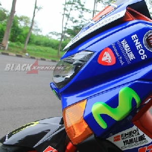 Cutting sticker tim Yamaha lengkap hingga sponsornya