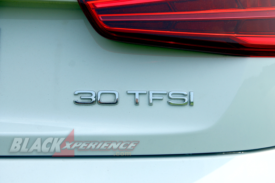 Badge 30 TFSI menyiratkan tenaga yang sepadan dengan mesin 3000cc.jpg