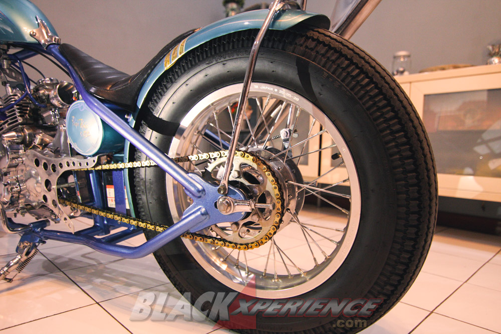 Modifikasi Yamaha Scorpio - The Blue Pon Chopper 