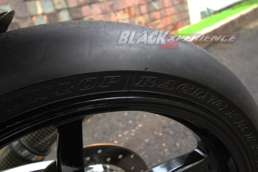 Ban slick Dunlop Racing