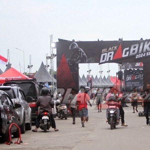 Black Drag Bike Surabaya 2024