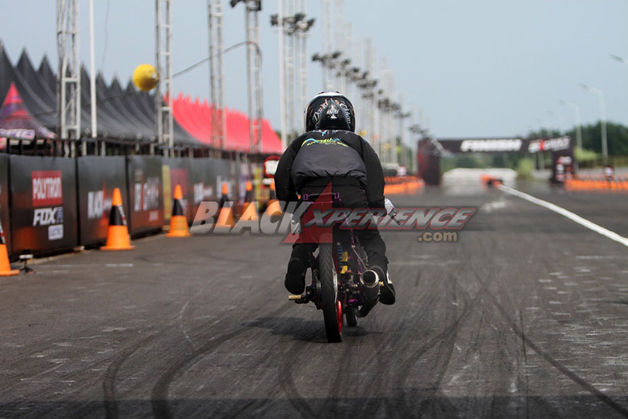 Black Drag Bike Surabaya 2024