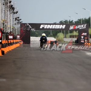 Black Drag Bike Surabaya 2024