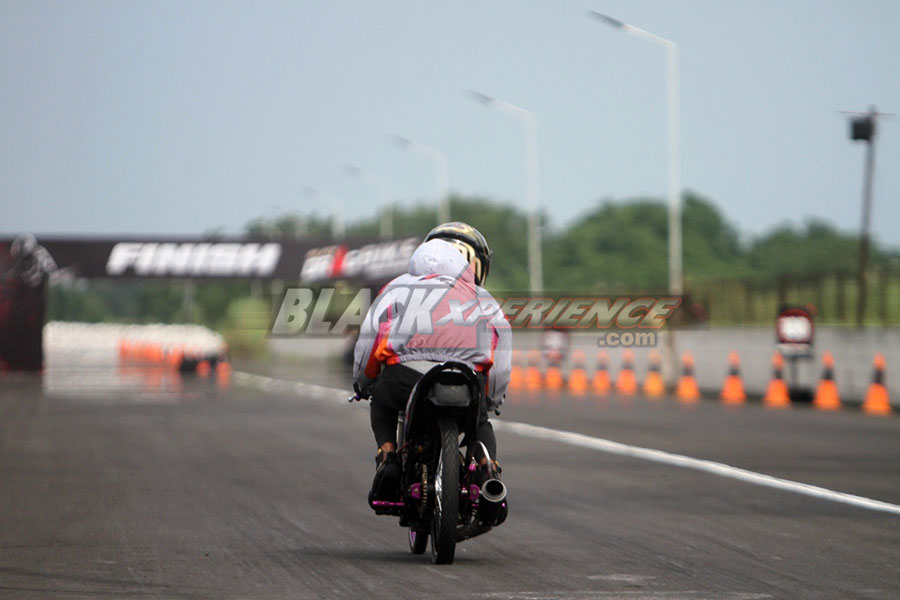 Black Drag Bike Surabaya 2024