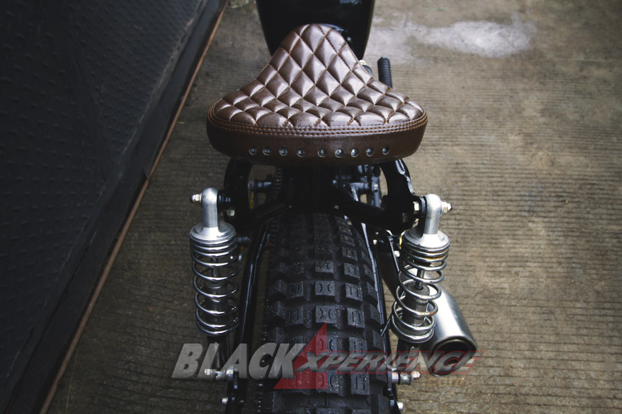 Modifikasi Megapro Baby Black Cafe Racer