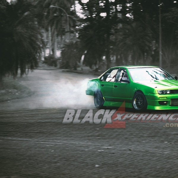 Modifikasi Nissan Cefiro : The Green Ruthless